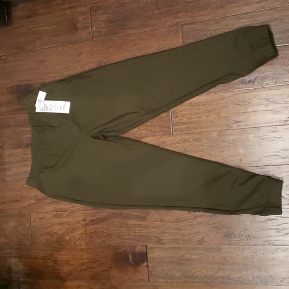 Old Navy Go-Dry Cool Hybrid Pant - Picture 1 of 5